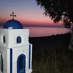 Iliopoulos Apartment Mourteri