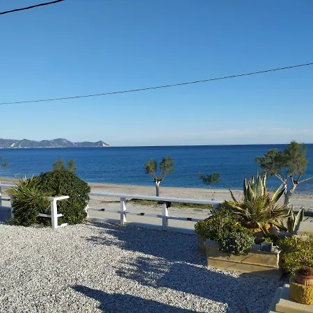 Iliopoulos Apartment Mourteri