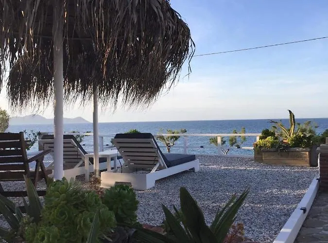 Iliopoulos Apartment Mourteri